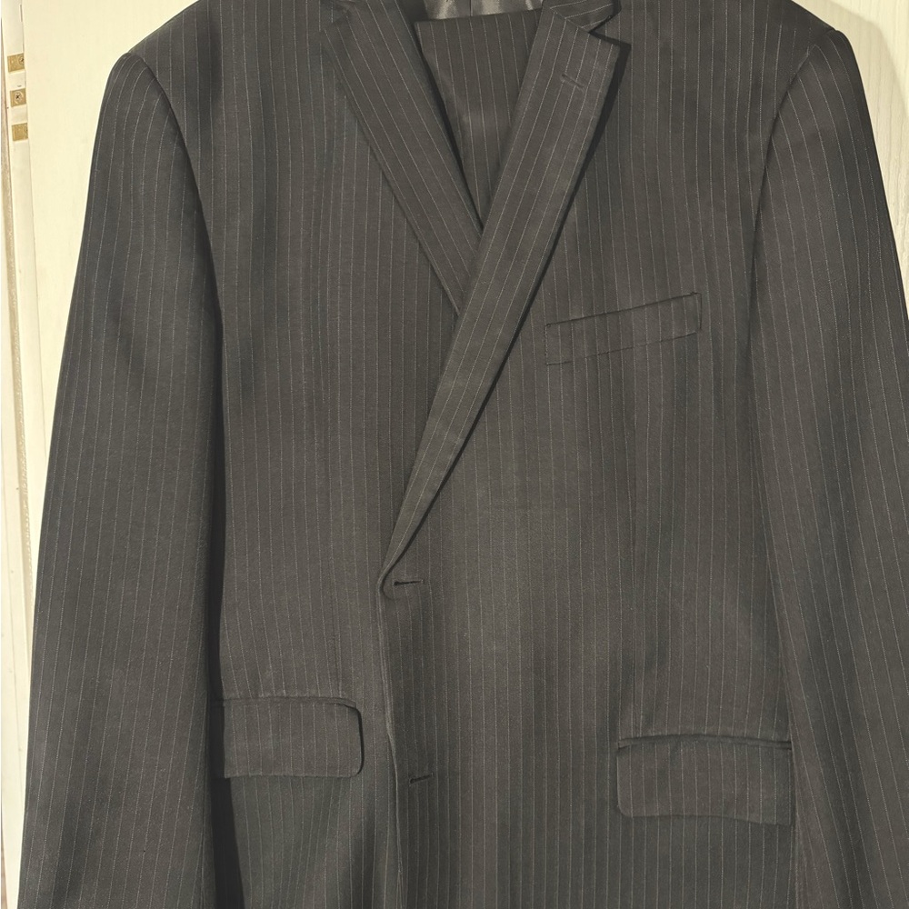 Mens suit black pinstriped 54L